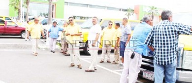 Inicio de operaciones de Uber en Los Cabos enciende protesta de taxistas