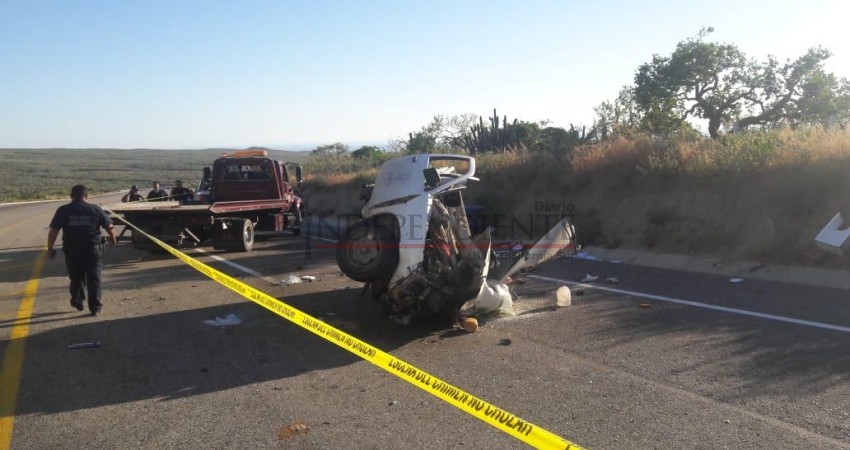 Dos muertos en choque frontal en Carretera CSL - Todos Santos