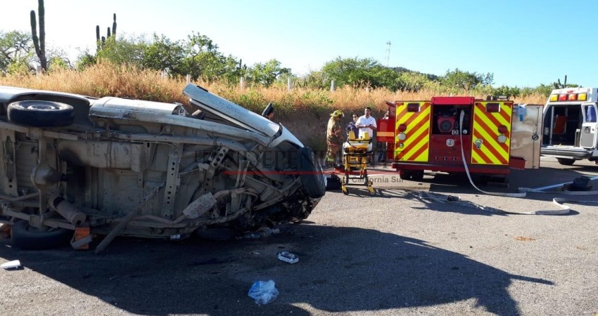 Dos muertos en choque frontal en Carretera CSL - Todos Santos