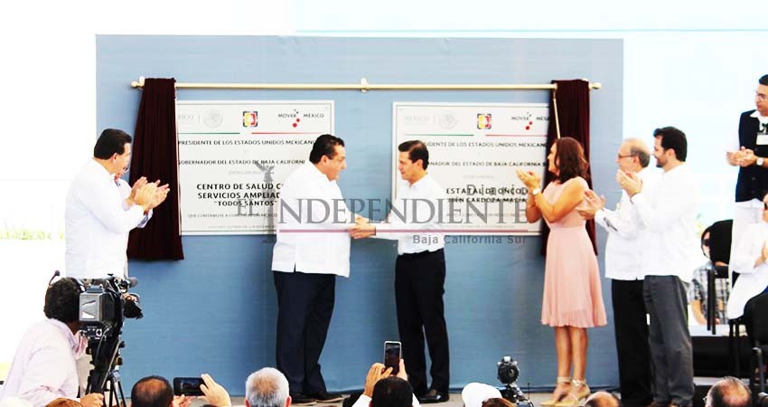 Inaugura el Presidente Peña Nieto dos centros hospitalarios en La Paz