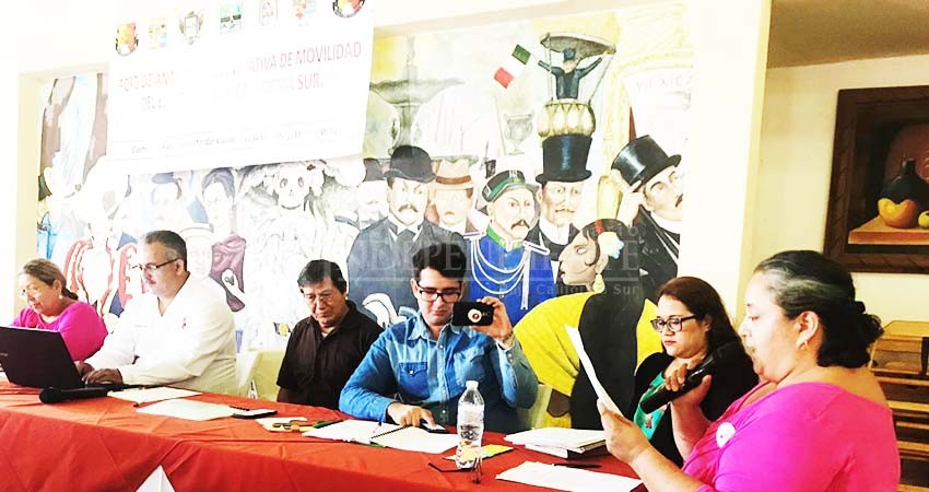 Discuten Iniciativa de Movilidad concesionarios, empresarios y sociedad civil de La Paz