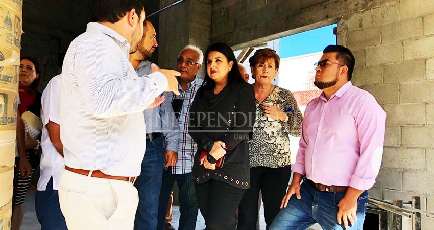 Por pésima calidad en obras de rehabilitación del teatro Lomelí Ceseña, comparece empresa constructora 