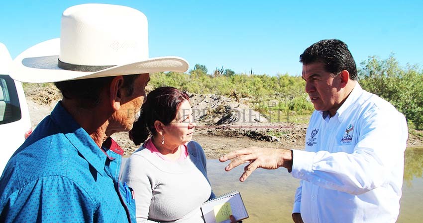 Promete Alcalde de La Paz mantenimiento regular a caminos rurales en La Paz