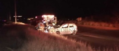 Aparatosa volcadura en el Corredor Turístico deja dos lesionados