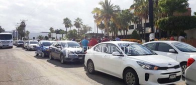 Ubers, taxis y dompes toman calles aledañas al Congreso BCS