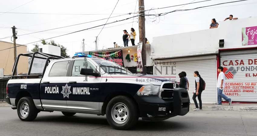Fiestas y escándalos en vía pública: Los reportes más frecuentes a la Policía Municipal  