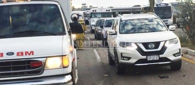 Miles de pesos en daños por aparatoso accidente en la Transpeninsular