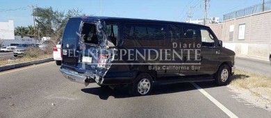 Carambola en Carambola en Corredor Turístico entre taxi, particular y camión de carga