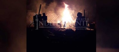 Incendio despierta a vecinos de la Col Miramar en CSL