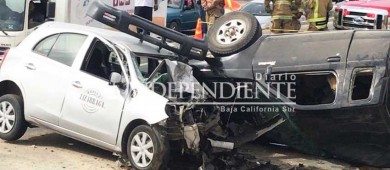 Dos muertos en aparatoso accidente en Corredor Turístico de CSL