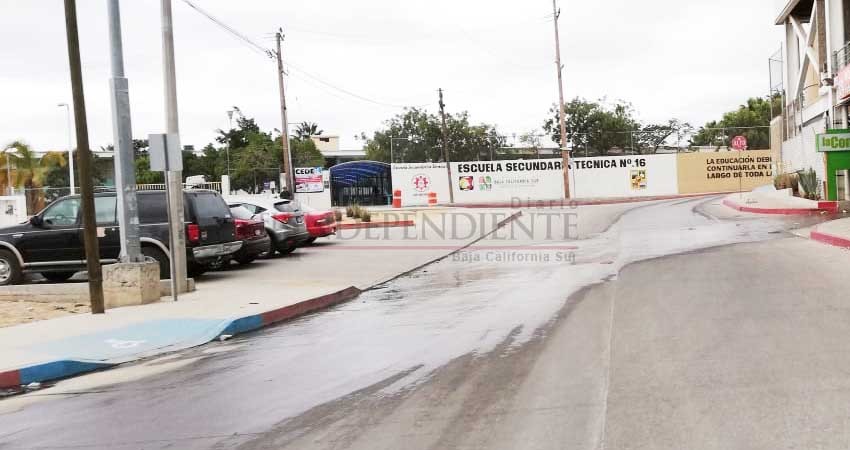 Continúan aguas negras inundando a Los Cabos; autoridades cruzadas de brazos 