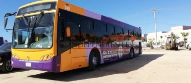 A golpes se agarraron un par de choferes del transporte público por el pasaje en Los Cabos