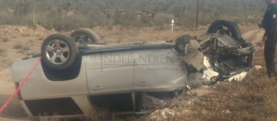 2 muertos en la Transpeninsular Vizcaíno  - Santa Rosalía tras impacto automovilístico