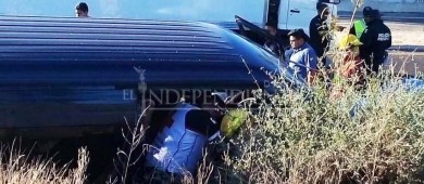 Otro choque entre un taxi y un camión en el corredor turístico de Los Cabos