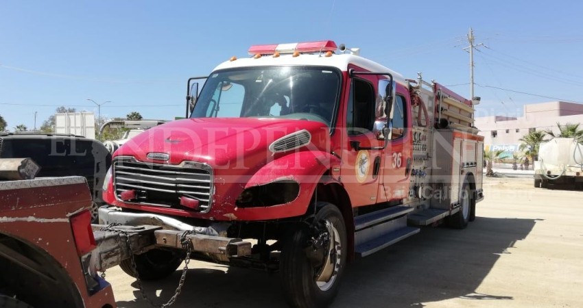 Choca camión de bomberos CSL; Una persona lesionada 