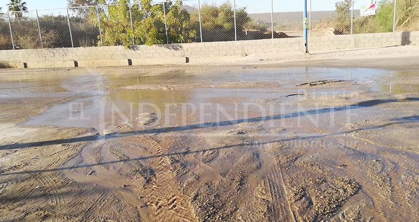 Fugas y aguas negras merman venta en comercios de Cabo San Lucas 