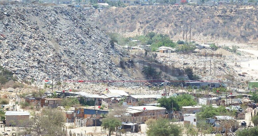 Promete el Ayto de Los Cabos  a Antorchistas resolver demandas de colonias este año  