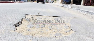 Innecesario que pretendan gastar en renta de vehículos; mejor que arreglen las calles