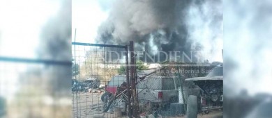 Arde en llamas corralón municipal de Cabo San Lucas