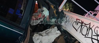 Después de chocar se dio a la fuga dejando abandonada a su mujer