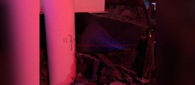 Después de chocar se dio a la fuga dejando abandonada a su mujer