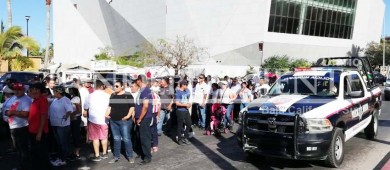 Marchan en CSL en apoyo a taxistas de Los Cabos
