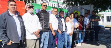 Atiende encargada de Semarnat en BCS “tras la reja” por bloqueo sindical