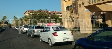 Marchan conductores Uber de Los Cabos; piden respeto a su trabajo