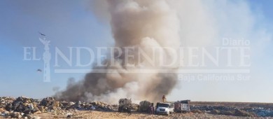 Se incendia el tiradero de basura de La Paz