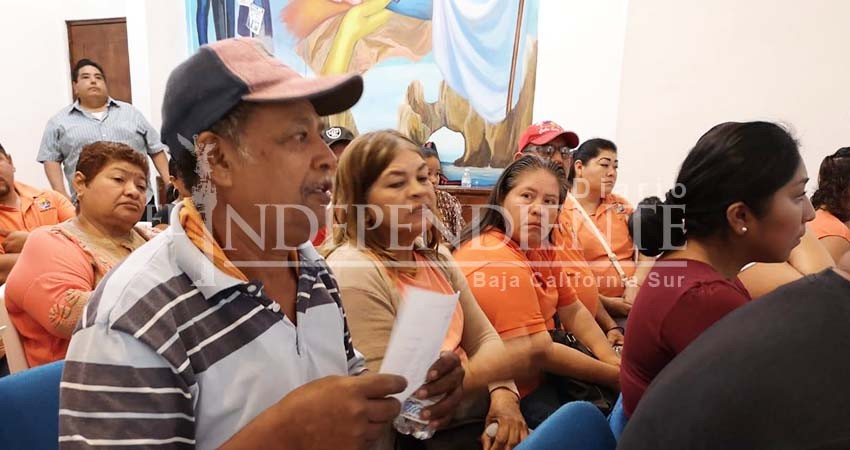Denuncian presuntas irregularidades en Tianguis de colonia Las Palmas de CSL  
