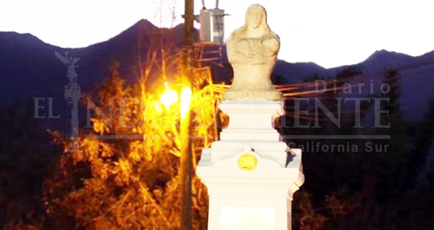 Celebran en Miraflores el 90º aniversario de la fundación del primer monumento a la madre 