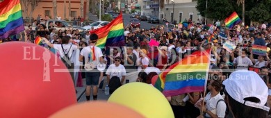 Marcha gay de La Paz festeja Matrimonio Igualitario