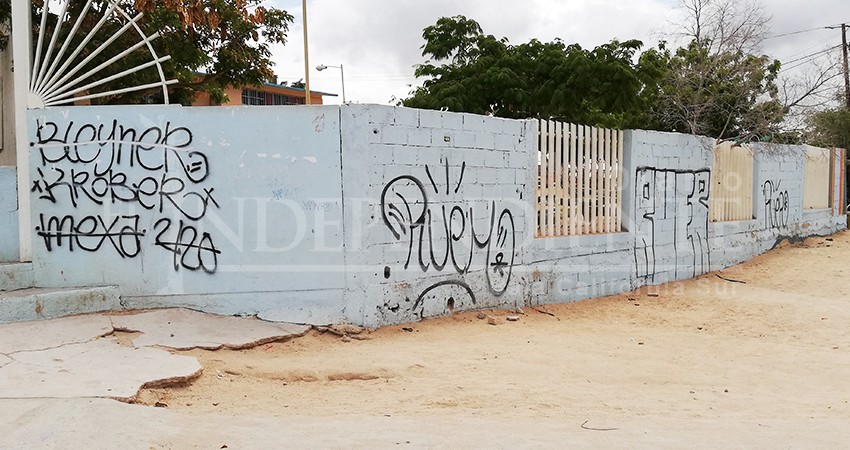 Afectados espacios públicos y edificios gubernamentales por grafiti en CSL