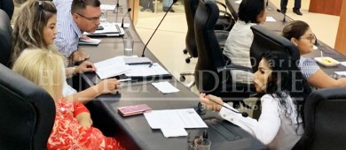 Legisladores de BCS luchan por fuerza de poder en sesión extraordinaria