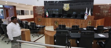 Aprueba oposición veto operativo a Morena en un Congreso vacío