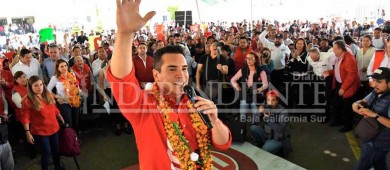 Alejandro Moreno Cárdenas y Carolina Viggiano Austria, candidatos a la presidencia nacional y secretaría general del cen del partido revolucionario institucional, respectivamente.
