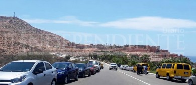 Pleito entre taxistas y Uber por  turismo de Los Cabos