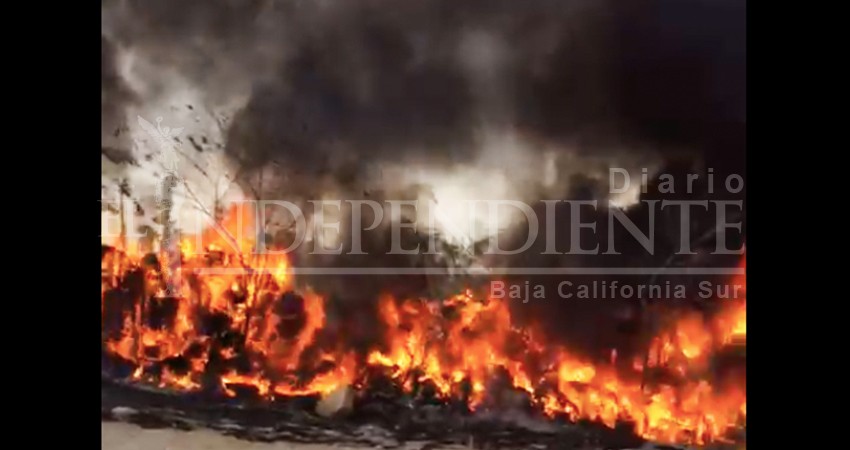 En riesgo familias de colonias de CSL por incendios de quema de basura 