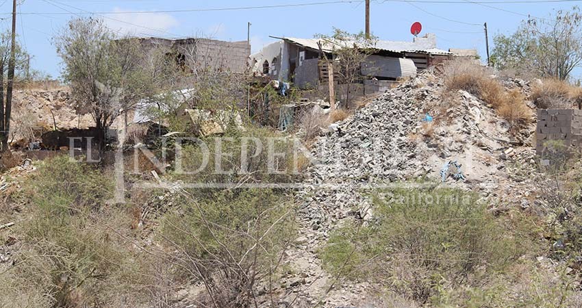 Confiscarán en La Paz vehículos que arrojen escombros en lugares prohibidos