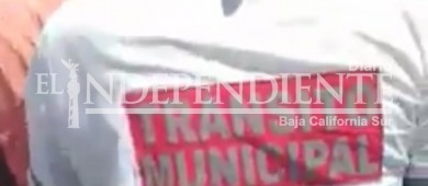 Policía de Los Cabos ataca a un ciudadano por grabar su proceder contra Uber