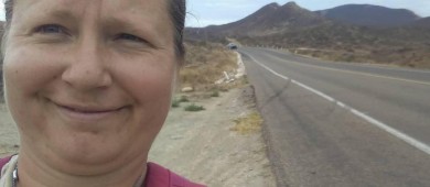 Mujer Alemana camina desde Tijuana hasta La Paz para hacer conciencia sobre el abuso y violación