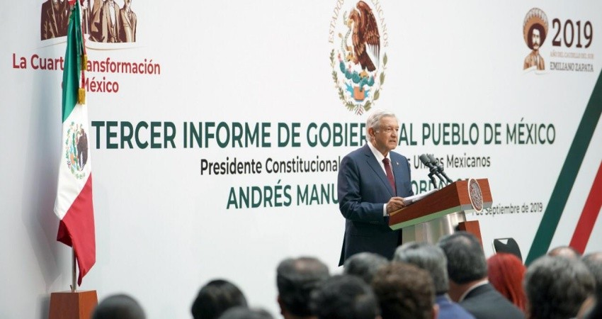 Entrega AMLO, su 1er informe de gobierno; ¿que dijo en su discurso?