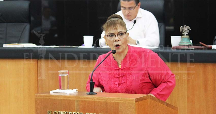 Ante manifestaciones, diputada amenaza con retirar concesiones a transportistas