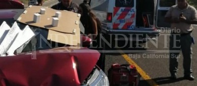 Otra vez… un herido tras chocar contra muro sin señalización en Carretera a Todos Santos