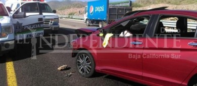 Otra vez… un herido tras chocar contra muro sin señalización en Carretera a Todos Santos