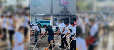 Amigos de CSL y Coco Bongo Show se unen para limpiar el puerto