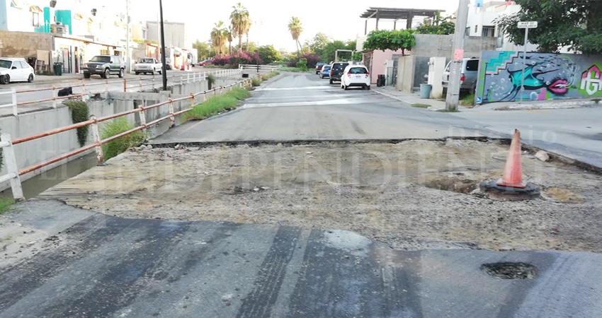 Abandonan reparación de bache en colonia Miramar de CSL 