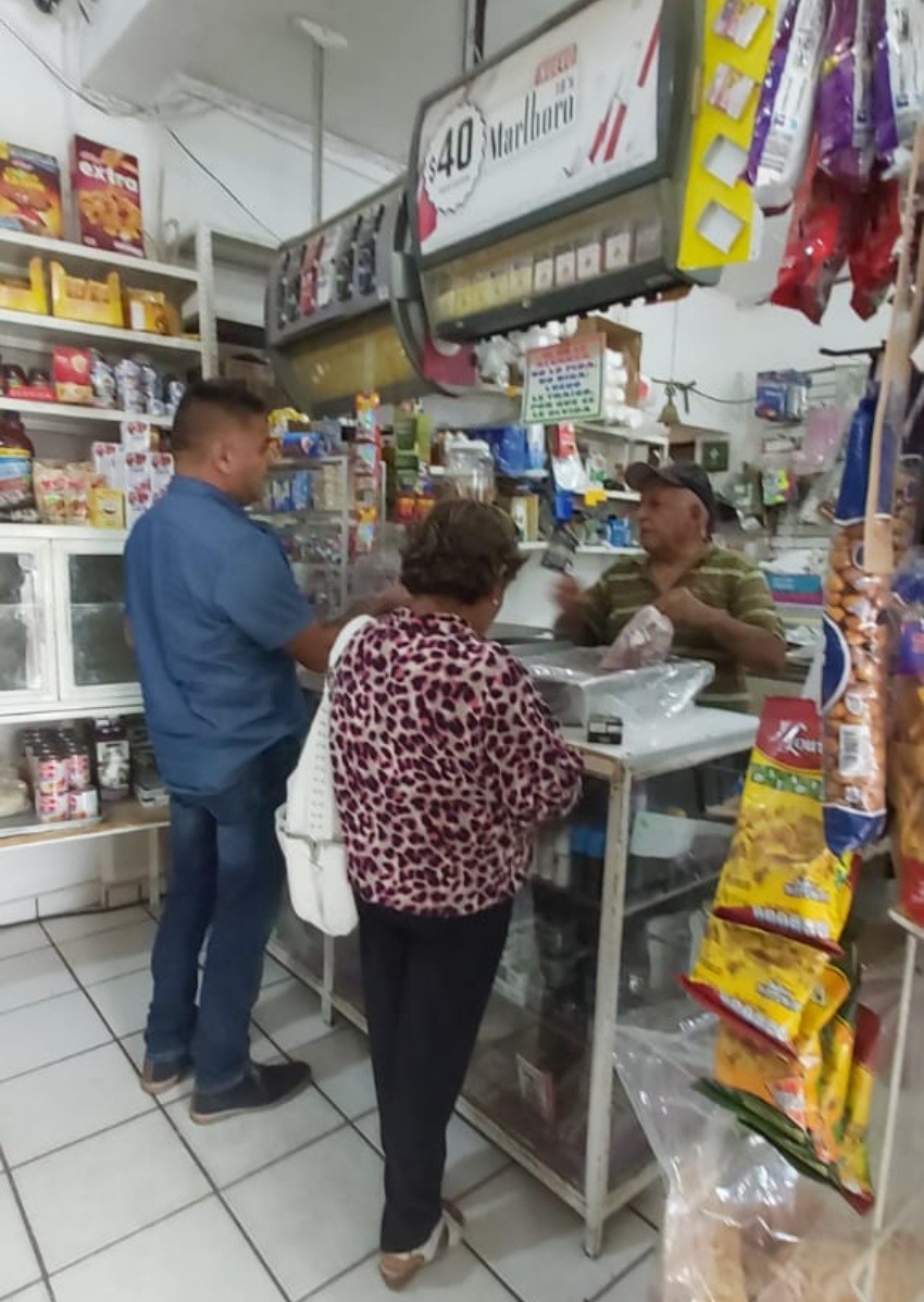 Continúan notificando a comercios de La Paz sobre la desplastificación