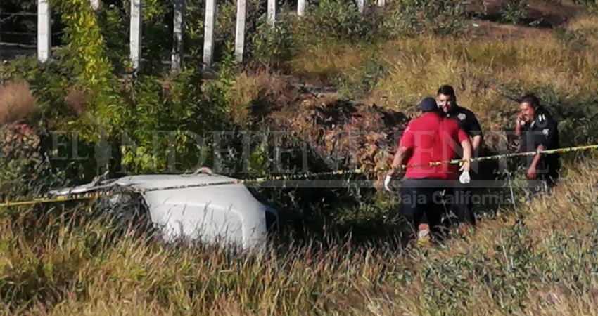 Muere una persona en accidente automovilístico en carretera a Todos Santos 