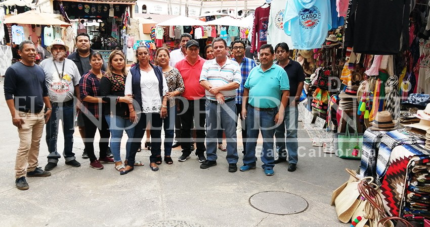 Molestos Artesanos y comerciantes de la zona turística de CSL con el Ayto de Los Cabos 